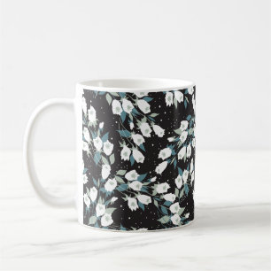 Taza De Café Elegante Patrón de flor tulipán Fondo negro