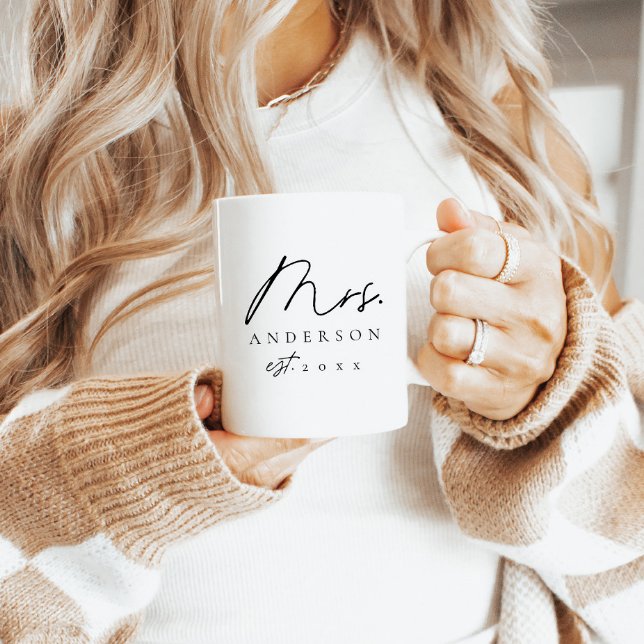 Taza De Café Elegante Personalizado de la Sra. Newlyw Black Scr (Subido por el creador)
