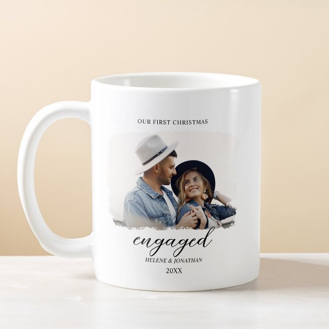 Taza De Café Elegante Primera Fotos Comprometidas de Navidad Mí (Elegant First Christmas Engaged Photo Minimal Coffee Mug)