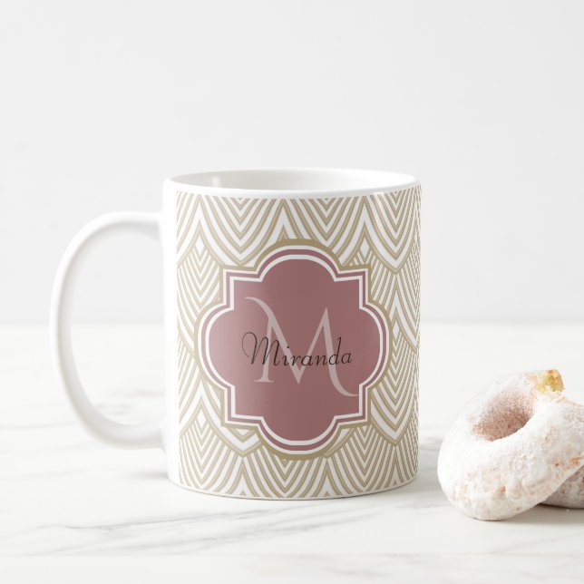 Taza De Café Elegante Tan Arcos Vieiras Mauve Monograma Nombre (Con donut)