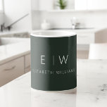 Taza De Café Elegante verde oscuro moderno nombre de monograma<br><div class="desc">Eleva tu rutina matutina con nuestro café-taza Minimalista oscuro verde moderno. Esta elegante taza aporta un toque de elegancia contemporánea a su ritual diario del café. Está diseñado pensando en la calidad y cuenta con un diseño minimalista en blanco y negro clásico, lo que lo convierte en una adición versátil...</div>