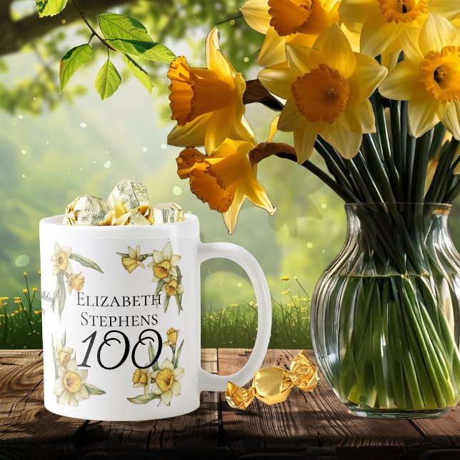 Taza De Café Elegante Yellow Daffodils Floral 100 cumpleaños (Elegant Yellow Daffodils Floral "100" 100th Birthday Keepsake Coffee Mug)