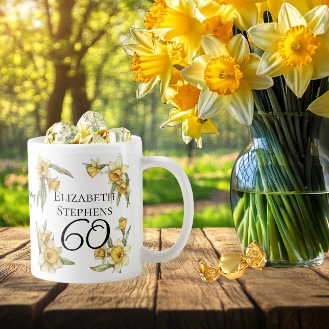 Taza De Café Elegante Yellow Daffodils Floral 60 cumpleaños (Elegant Yellow Daffodils Floral "60" 60th Birthday Keepsake Coffee Mug)