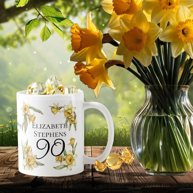 Taza De Café Elegante Yellow Daffodils Floral 90 cumpleaños (Elegant Yellow Daffodils Floral "90" 90th Birthday Keepsake Coffee Mug)