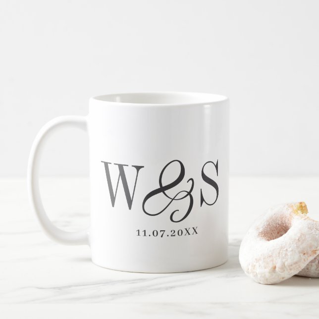 Taza De Café Elegantes parejas de bodas iniciales blancas (Con donut)