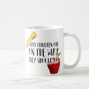 Taza de café elemental del profesor de escuela