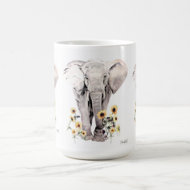 Taza De Café Elephant walking in the middle of sunflowers (Centro)