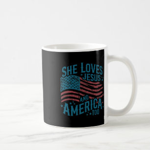 Taza De Café Ella Ama A Jesús Y A Estados Unidos También Bander