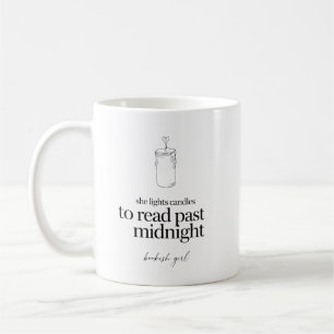 Taza De Café Ella enciende velas para leer pasada la medianoche