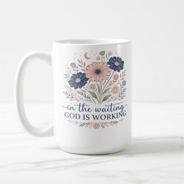 Taza de café En la Espera Dios está Trabajando (Izquierda)