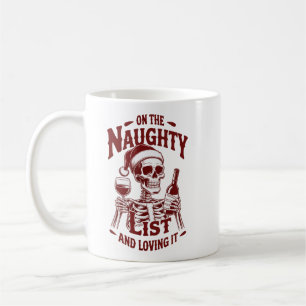 Taza De Café En La Lista Traviesa Y Amándolo Esqueleto Vino