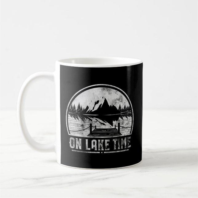 Taza De Café En Tiempos Del Lago Bote Y Pesca De Verano (Izquierda)