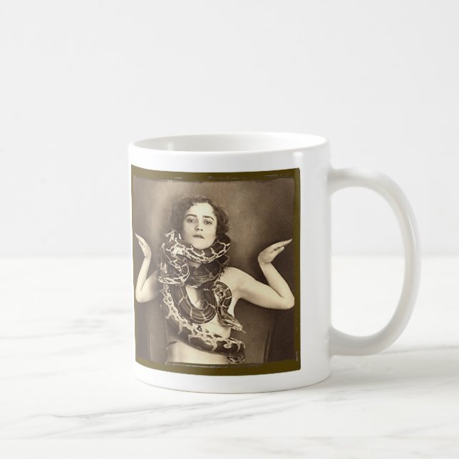 Taza De Café Encantador de serpiente retro del acto secundario (Derecha)