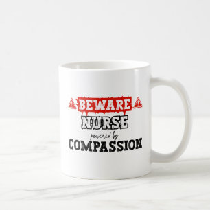 Taza De Café Enfermera alimentada por la compasión   Enfermera 