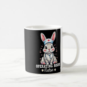 Taza De Café Enfermera De La Sala De Operaciones Con Stethoscop