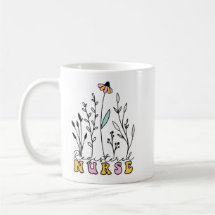 Taza De Café Enfermera inscrita en Flores salvajes