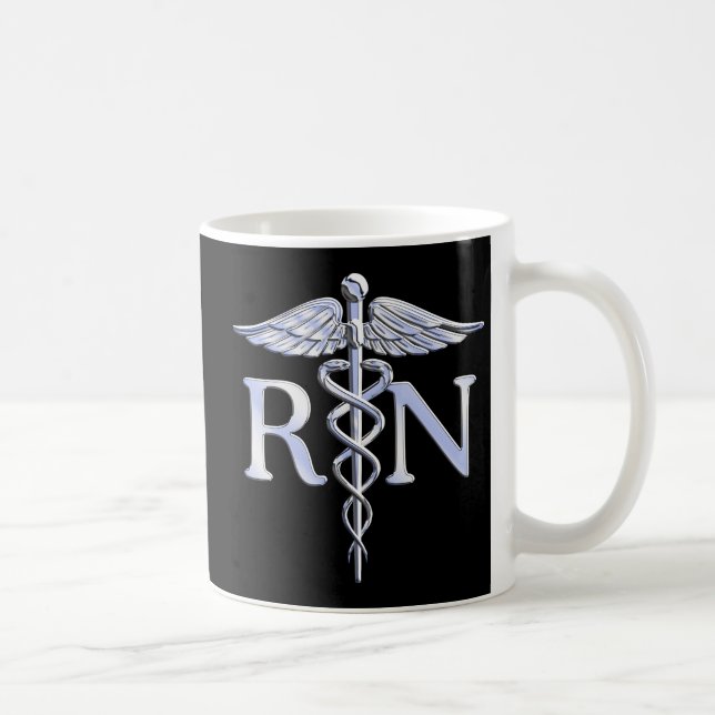 Taza De Café Enfermera inscrita RN Silver Caduceus Snakes Black (Derecha)