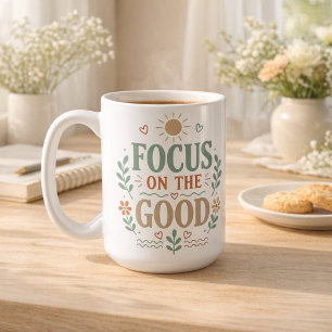 Taza De Café Enfócate en el Buen Diseño Floral Retro