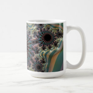 Taza De Café Entre la abrazadera de pliegues