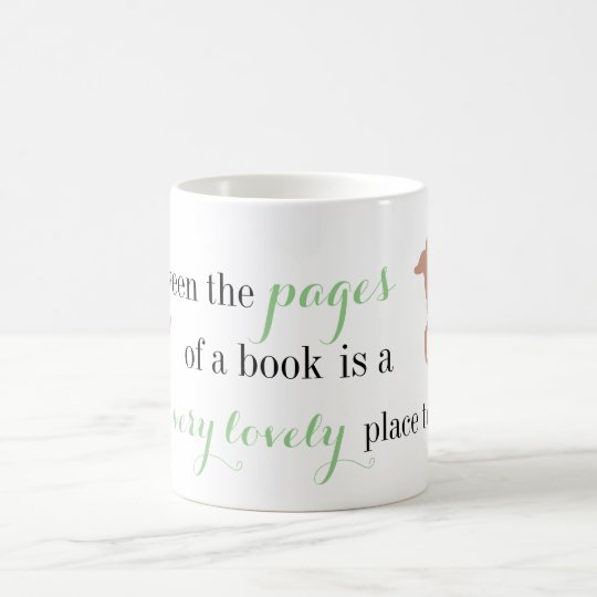 Taza De Café Entre las páginas de un libro