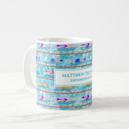 Taza De Café Entrenador Del Equipo De Natación En Piscina