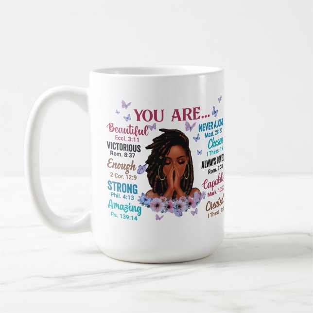 Taza De Café Eres hermosa y nunca estás solo rezando a los cris (Izquierda)