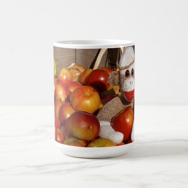 Taza De Café Ernie que el mono Apple del calcetín asalta (Centro)