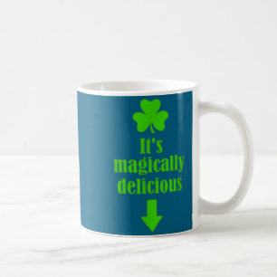 Taza De Café Es Mágicamente Delicioso Día de San Patricio Diver