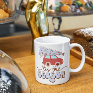 Taza De Café Es temporada, Feliz Navidad bebiendo café Mug
