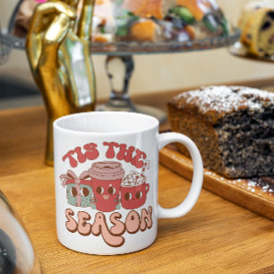Taza De Café Es temporada, Feliz Navidad bebiendo café Mug