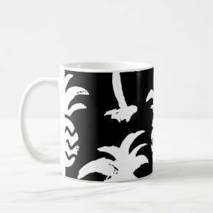 Taza De Café Esbozar palmeras, piñas, patrón monocromo.