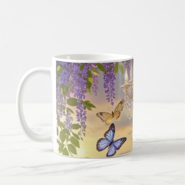 Taza De Café Escena de ensueño, de enfoque suave de un espléndi (Izquierda)