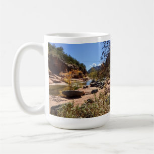 Taza de café escénica de tranquilidad en Sedona