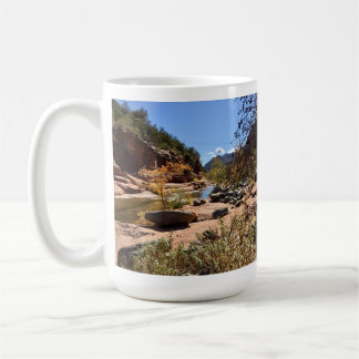 Taza de café escénica de tranquilidad en Sedona