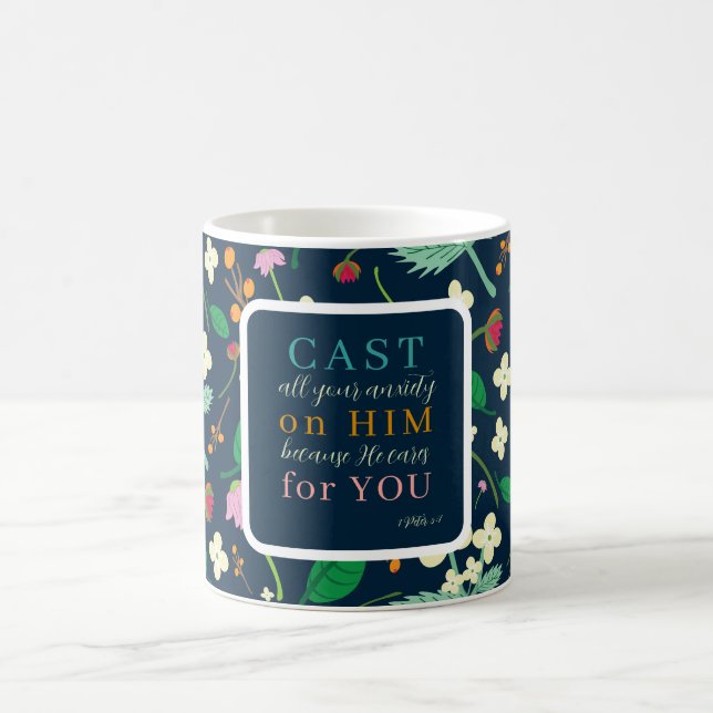 Taza De Café Escritura floral 1 Peter 5:7 (Centro)