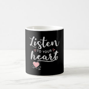 Taza De Café Escuche su estetoscopio cardíaco