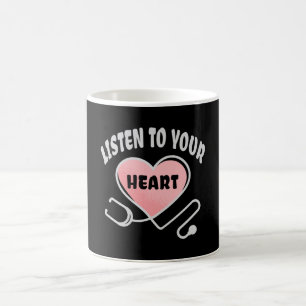 Taza De Café Escuche su estetoscopio cardíaco