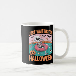 Taza De Café Espeluznante Esqueleto De Verano Esperando Hallowe