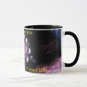 Taza de café espiritual con fases lunares celestes