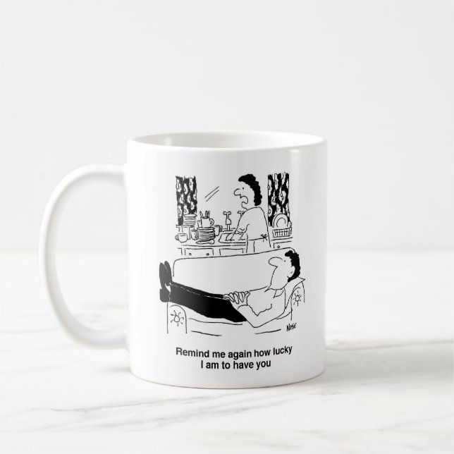 Taza De Café Esposa Ocupada Mientras El Marido Inactivo Descans (Izquierda)