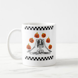 Taza De Café Esqueleto haciendo malabarismos con Cabeza de Cala