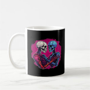 Taza De Café Esqueleto tradicional americano sosteniendo tatuaj