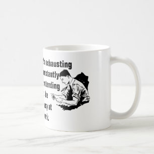 Taza De Café Está agotando constantemente el fingimiento ser a