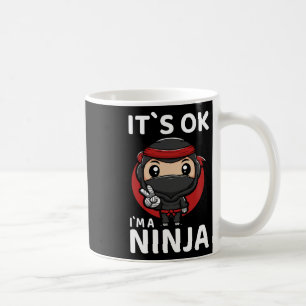 Taza De Café Está bien, soy un joven de Ninja I karate, niño de