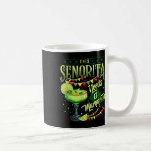 Taza De Café Esta Señorita Necesita Una Margarita Graciosa Cinc
