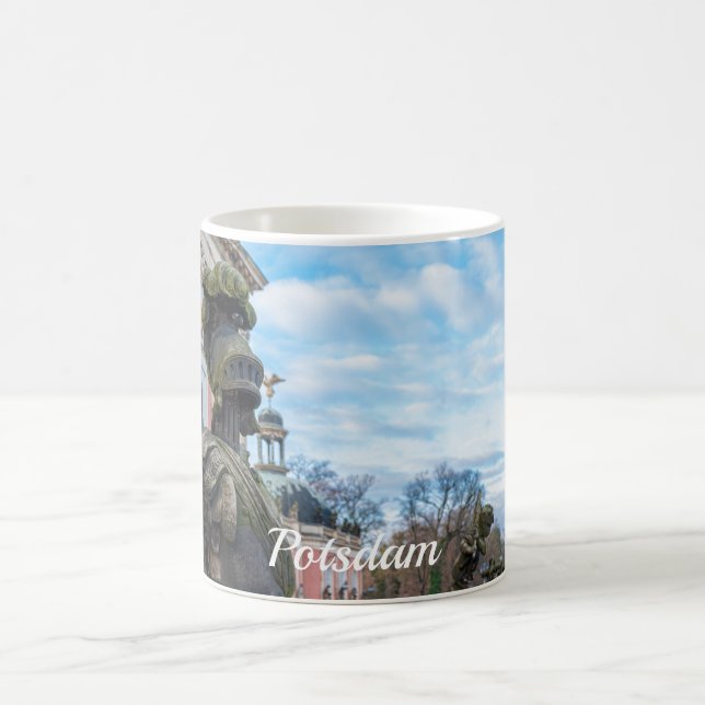 Taza De Café Estatuas de caballero de piedra cerca del palacio  (Centro)