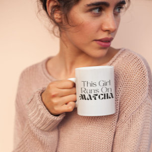 Taza De Café este chica corre en matcha