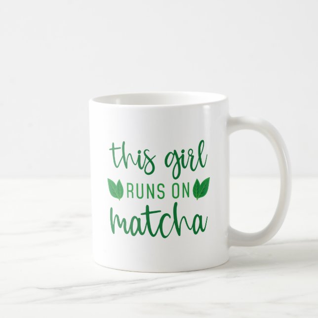 Taza De Café Este Chica Corre Sobre Matcha (Derecha)