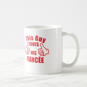 Taza De Café Este individuo ama su regalo del compromiso de la