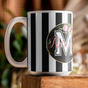 Taza De Café Estética floral monogramada con rayas negras y bla